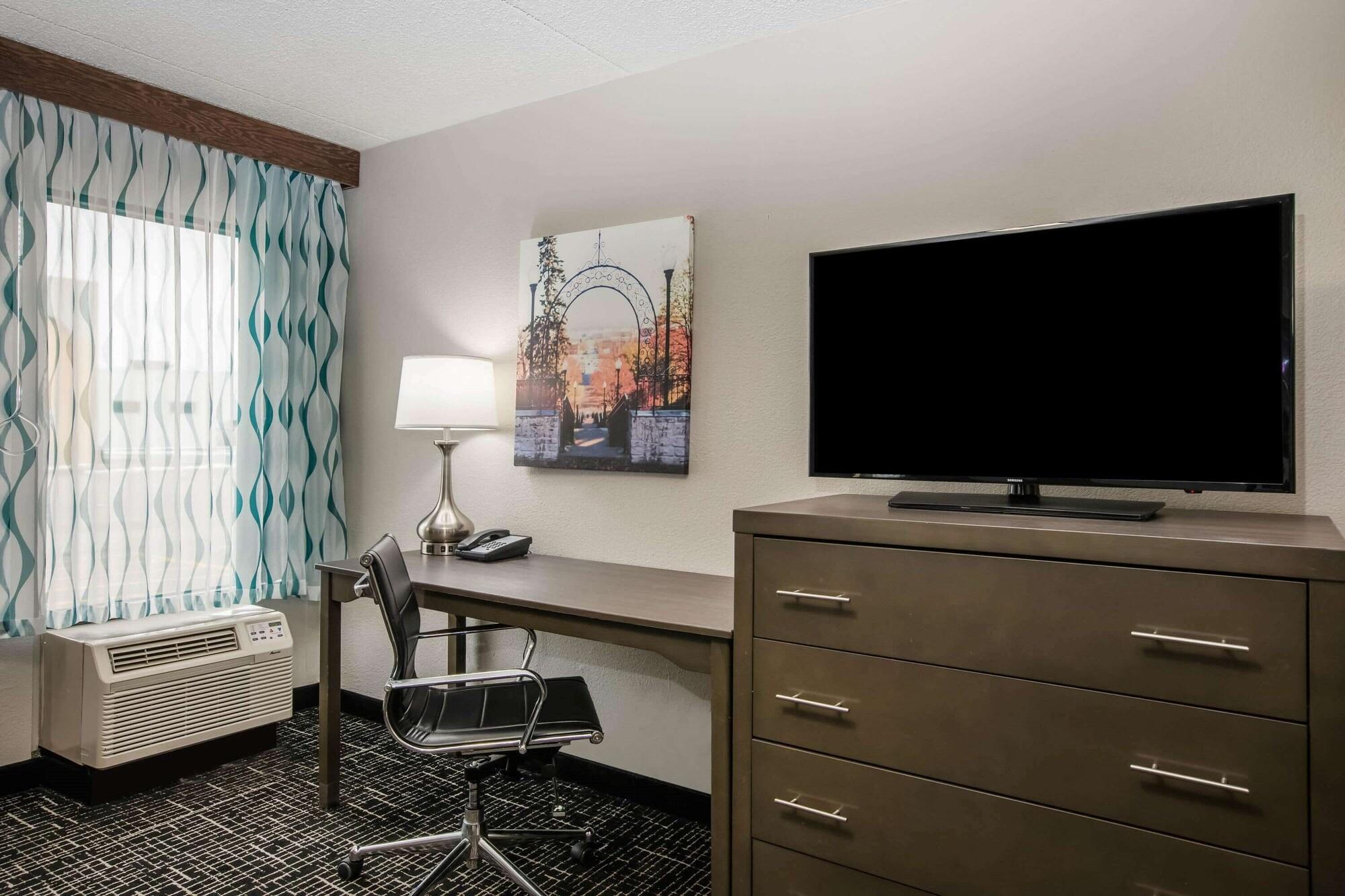 La Quinta Inn By Wyndham Davenport & Conference Center Exteriér fotografie